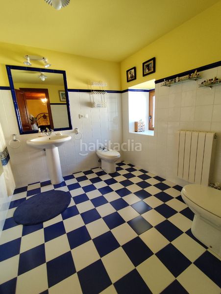 Foto 53a2d39b-ac8c-4d6b-aec1-c401c17e0d9d. Casa amb xemeneia calefacció aparcament piscina a Quintanillas (Las)
