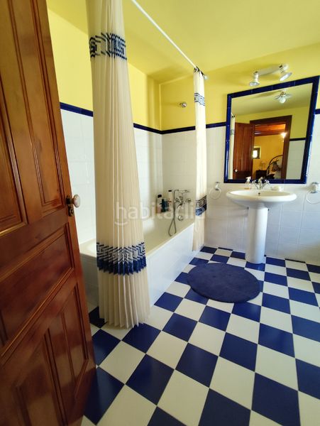 Foto c10f9605-0f67-4fd4-a876-e187666d48dc. Casa amb xemeneia calefacció aparcament piscina a Quintanillas (Las)
