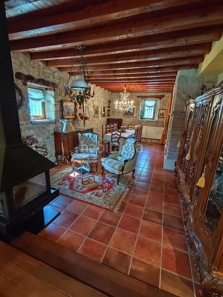 Foto f6c59383-a390-431c-807b-e9dd03e7cb67. Casa amb xemeneia calefacció aparcament piscina a Quintanillas (Las)