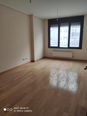 Piso  Calle vitoria. Precioso piso a estrenar, distribuido en 3 dormitorios, salón, c