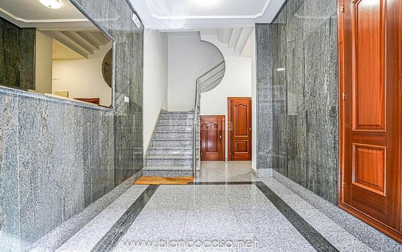 Foto d154a49f-0f07-47b6-83f9-3a5dccec814d. Miete büro in Carballo
