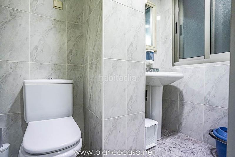 Foto f03d5c42-fc3b-4706-838f-26065404c75a. Miete büro in Carballo