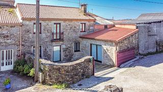 Casa a Vimianzo. Estupenda casa de piedra  reformada en vimianzoa coruña por 194.