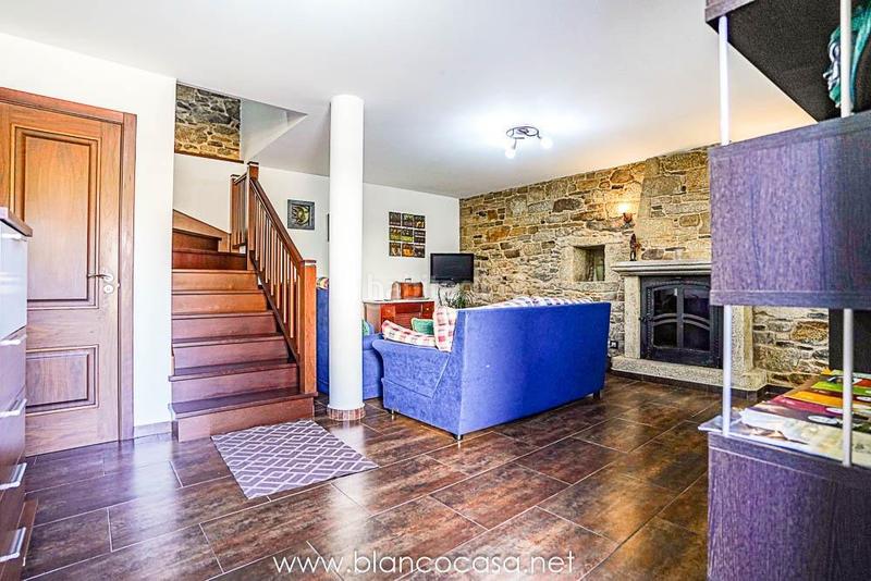 Foto 0b0d75d9-16eb-45d1-b917-b897ff3ee20a. Haus mit heizung in Vimianzo