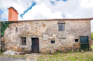 Haus in Coristanco. Casa para reformar  terreno galpones  por tan sólo 55.990