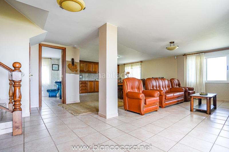 Foto 0e4aa2c2-e7d4-42fc-8e1f-4248fa5a80c9. Casa tu refugio perfecto en seiruga espaciosa casa con terreno y con vistas al mar !! en Malpica de Bergantiños