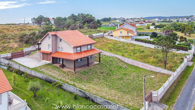 Foto 72c2346e-b5c3-45eb-ab29-611598f53051. Casa tu refugio perfecto en seiruga espaciosa casa con terreno y con vistas al mar !! en Malpica de Bergantiños