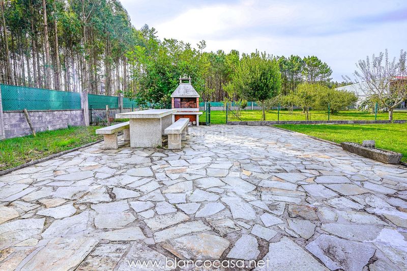 Foto f312426f-e646-4274-800e-56f673d9a806. Finca rústica a Zas