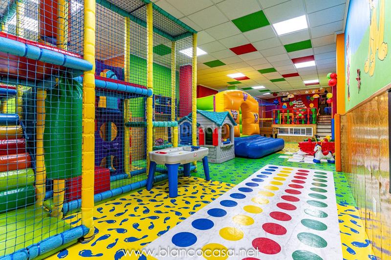 Foto 19f6ec8b-7983-4334-8a1b-ed0d2c18a617. Location local commercial dans Carballo