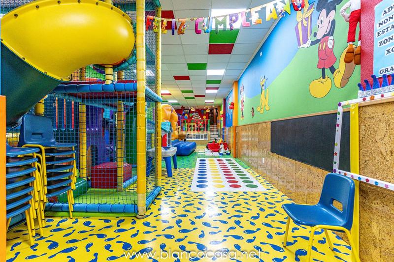 Foto 23a83f1d-a4d4-422c-a9e5-521bbe72632c. Location local commercial dans Carballo