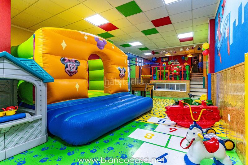 Foto 2ea09d93-4e72-4e8f-8807-ce4be49b3d6a. Location local commercial dans Carballo