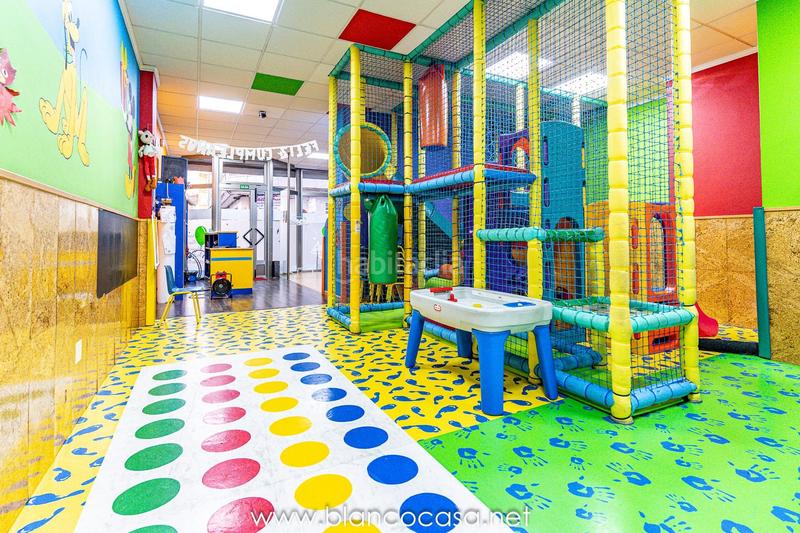 Foto 5f5d9182-f2c2-4e00-b388-fe46e21dc604. Location local commercial dans Carballo