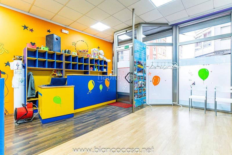 Foto 845af8bb-41cc-42b0-9a86-de85ee713f23. Location local commercial dans Carballo