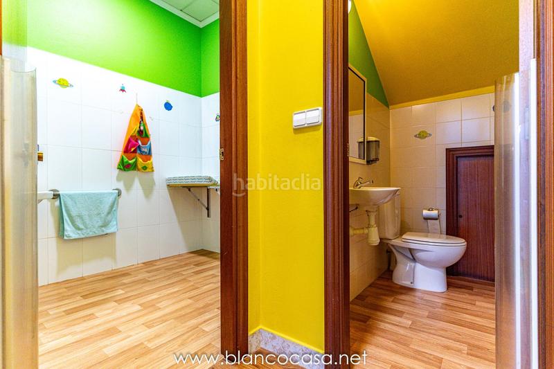 Foto 849ac9a0-7ff6-40a6-88ee-91a336742840. Location local commercial dans Carballo