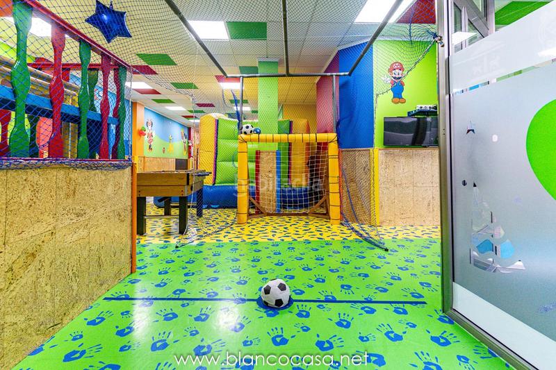 Foto 90d9abbb-54fb-40ec-812c-64ec58cde962. Location local commercial dans Carballo