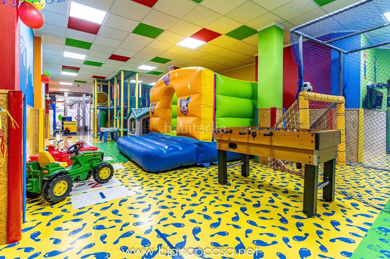 Foto a2a630ef-42f4-4443-a960-639ef0fc6fc8. Location local commercial dans Carballo