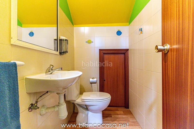 Foto a34238aa-4eb8-4546-81a9-5361b4b013f1. Location local commercial dans Carballo