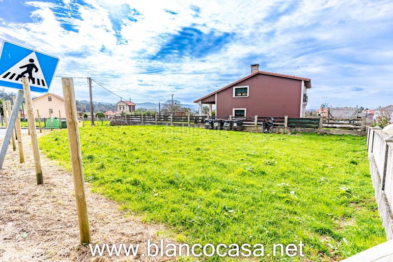 Foto d98a2cd0-8817-4593-b59f-cd083a54af98. Terreny residencial a Laracha