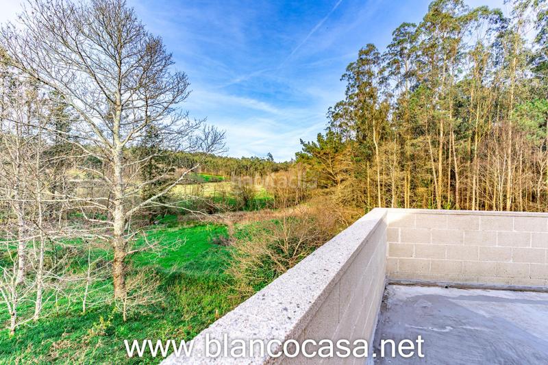 Foto a2ec6074-0104-4cf8-b096-b53b02ec6f22. Casa  con terraza y terreno a coruña por tan solo 69.990 ! en Ponteceso