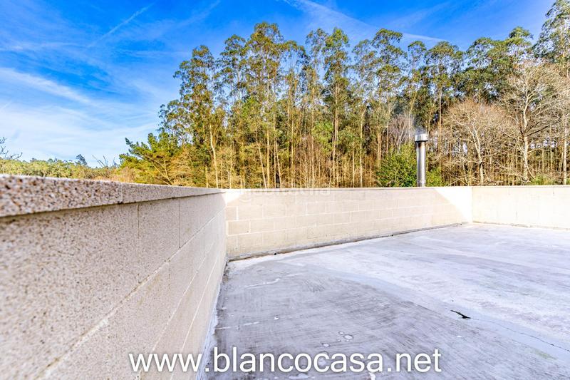 Foto ab43a5ed-ebbe-4ca4-8f3e-b32df91d41bf. Casa  con terraza y terreno a coruña por tan solo 69.990 ! en Ponteceso