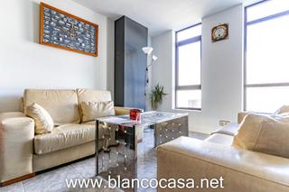 Rent Office space in Carballo. Oficinas en alquiler en el polígono de industrial de bértoa carb