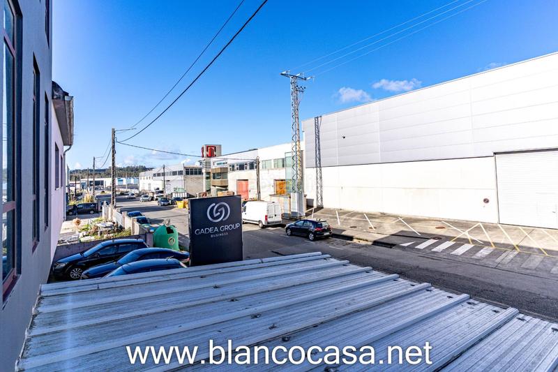 Foto 1fbfb4d3-88db-467d-ac6e-ea84145067b7. Miete büro in Carballo