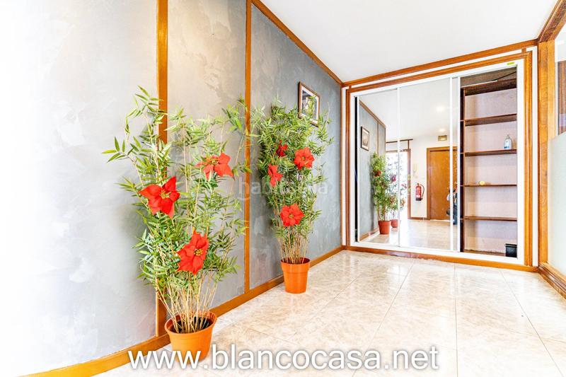 Foto b8830c44-1fb9-4ba9-b3e7-d4572f3b6dc4. Miete büro in Carballo
