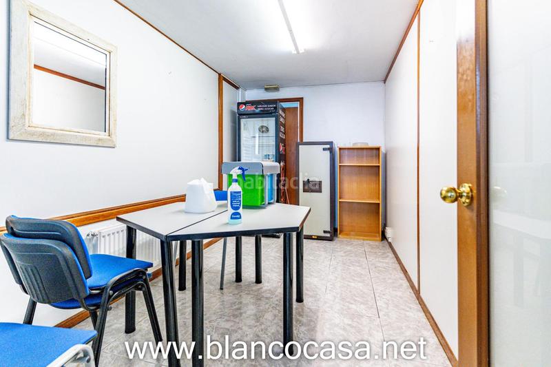 Foto f2f2cfcb-d2cc-4b25-a296-a6f60719bee4. Miete büro in Carballo