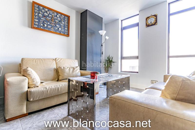Foto f83da8df-b9cf-44a6-adf8-f246759478f3. Miete büro in Carballo