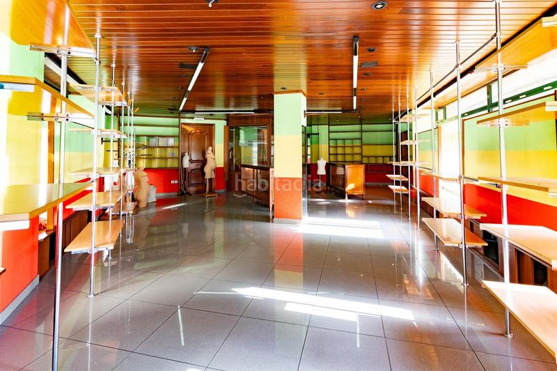 Foto 4479b18b-592d-43f3-9f28-6eeeec9fa971. Local comercial local en 1 planta en pleno centro tu próximo negocio empieza aquí! en Carballo