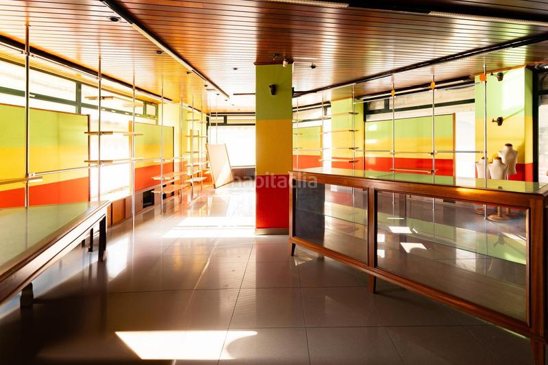 Foto be915f80-ba3b-4f58-a018-c3c873c9918a. Local comercial local en 1 planta en pleno centro tu próximo negocio empieza aquí! en Carballo