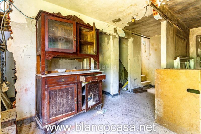 Foto 11121667-560c-4bf4-9489-a55445301517. Casa  para rehabilitar y con 6.676m2 de terreno con proyecto iniciado en sofán a coruña! en Carballo