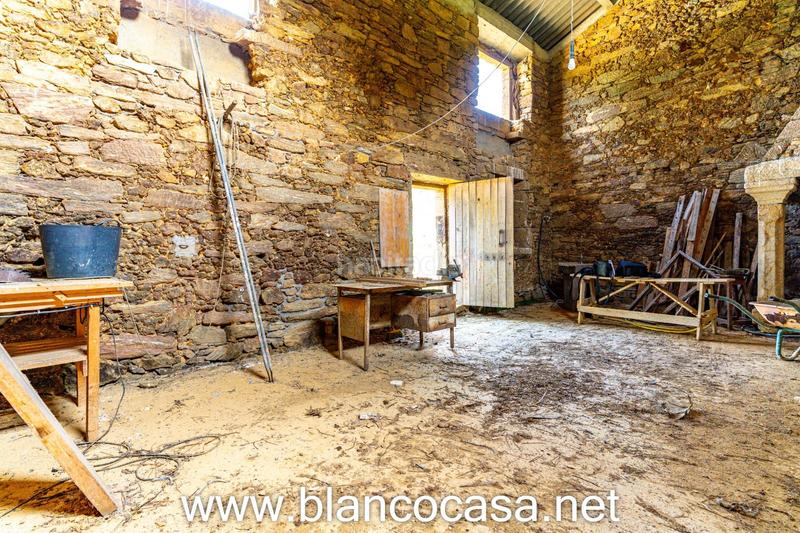 Foto 48ea89f1-f3c3-438b-af93-91e60d6fb61a. Casa  para rehabilitar y con 6.676m2 de terreno con proyecto iniciado en sofán a coruña! en Carballo