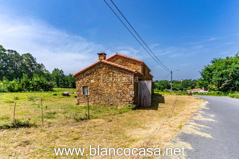 Foto c1d2a885-9931-4fee-90d5-13ae6809d863. Casa  para rehabilitar y con 6.676m2 de terreno con proyecto iniciado en sofán a coruña! en Carballo