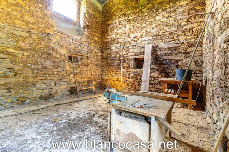Foto ddd69b47-0993-4427-94f0-516751eecde0. Casa  para rehabilitar y con 6.676m2 de terreno con proyecto iniciado en sofán a coruña! en Carballo