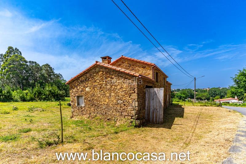 Foto ed300af2-b96d-4bb2-a43a-457550e82f06. Casa  para rehabilitar y con 6.676m2 de terreno con proyecto iniciado en sofán a coruña! en Carballo