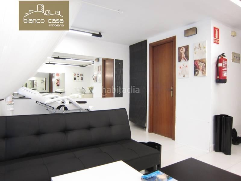 Foto 525f6523-4e2c-4b6b-b9cf-a0092e65f515. Alquiler local comercial alquiler de local para varios usos en rúa valle inclán por 400mes! en Carballo