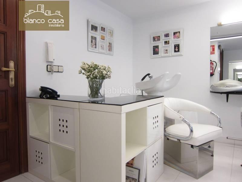 Foto 8b4474a1-ab3a-4342-ba0a-a3ada4d39a83. Alquiler local comercial alquiler de local para varios usos en rúa valle inclán por 400mes! en Carballo