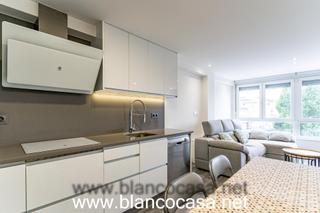 Location Appartement à Carballo. Piso reformado en alquiler en el centro de carballo a coruña