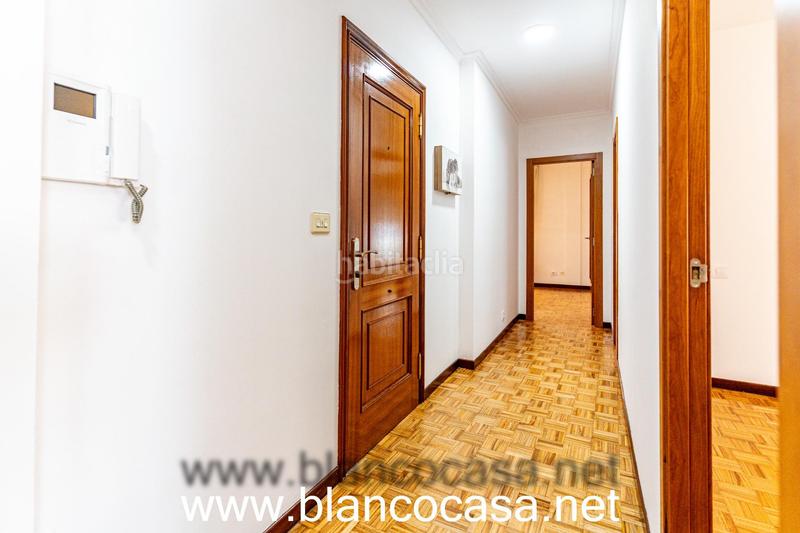 Foto 1cda5219-47ae-4cf2-9c8f-3176c97f52d0. Alquiler piso en Carballo