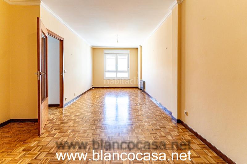 Foto 23d36e3a-89a6-4796-9c79-f7196b5763a3. Alquiler piso en Carballo