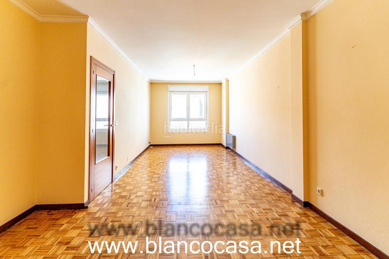 Foto 2bf663f9-7e90-464b-8b3e-8e3c7fb61709. Alquiler piso en Carballo