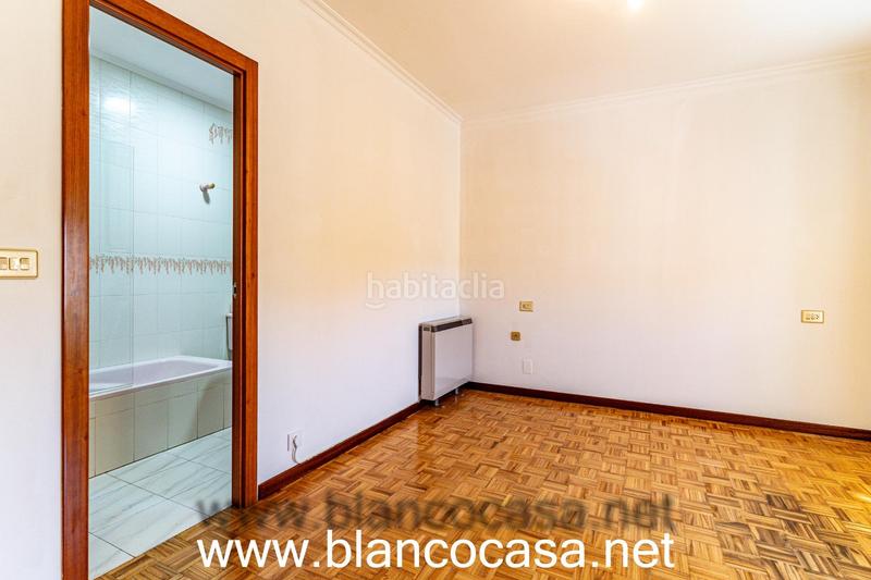 Foto 581c29fd-a7c6-4d46-932e-040cb69f3bf1. Alquiler piso en Carballo