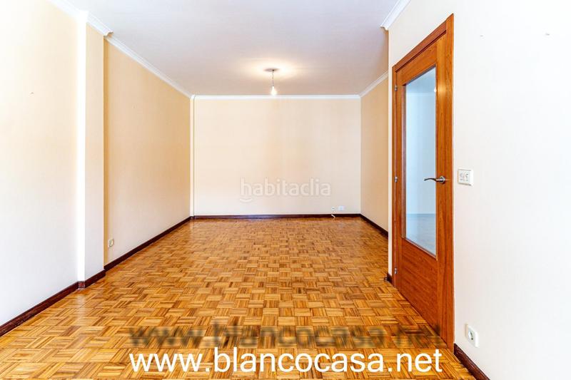 Foto 7b5fd1ae-7694-43b4-8b7c-531b71bb5695. Alquiler piso en Carballo