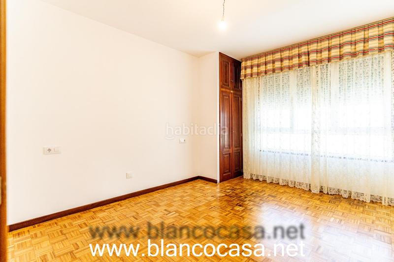 Foto f29402c0-7fd7-4579-bf37-6e64e1dc59c7. Alquiler piso en Carballo