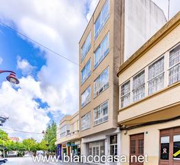 Appartement à Carballo. Amplio piso con terraza en pleno  centro de carballo a coruña