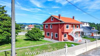 Maison à Carballo. Casa con gran terreno en xoane da estrada, carballo  389 m const