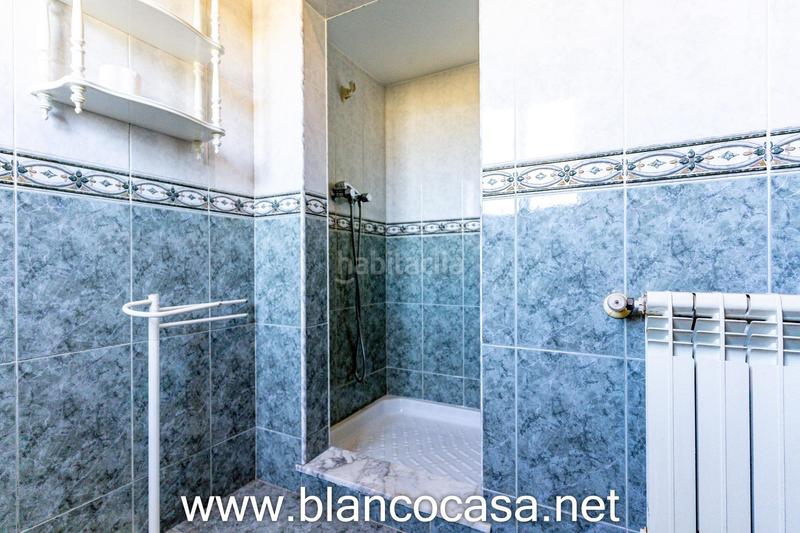 Foto 25ec0b50-969c-4994-832f-38038c8f36ba. Casa  con gran terreno en xoane da estrada, 389 m construidos en parcela de 1.637 m en Carballo