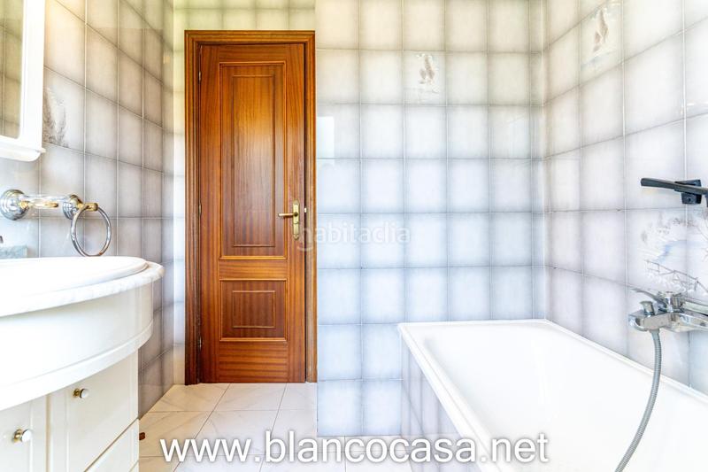 Foto 34de8290-f837-4807-a2a9-d9d15131e696. Casa  con gran terreno en xoane da estrada, 389 m construidos en parcela de 1.637 m en Carballo