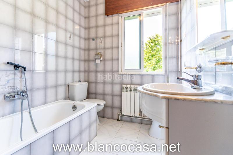 Foto 67f823e1-cac0-4fe8-920f-c77e5d153392. Casa  con gran terreno en xoane da estrada, 389 m construidos en parcela de 1.637 m en Carballo